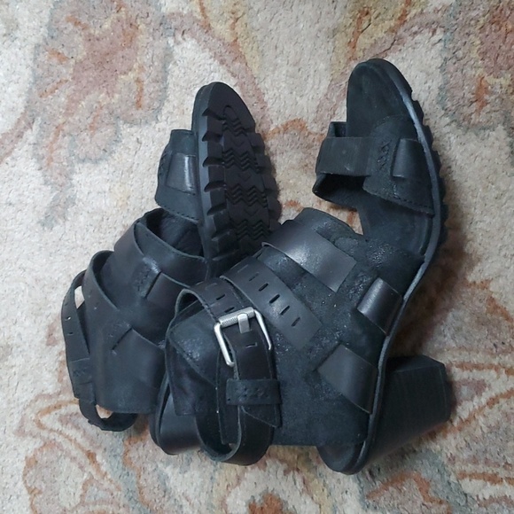 Soral Nadia Buckle booties - Picture 1 of 7